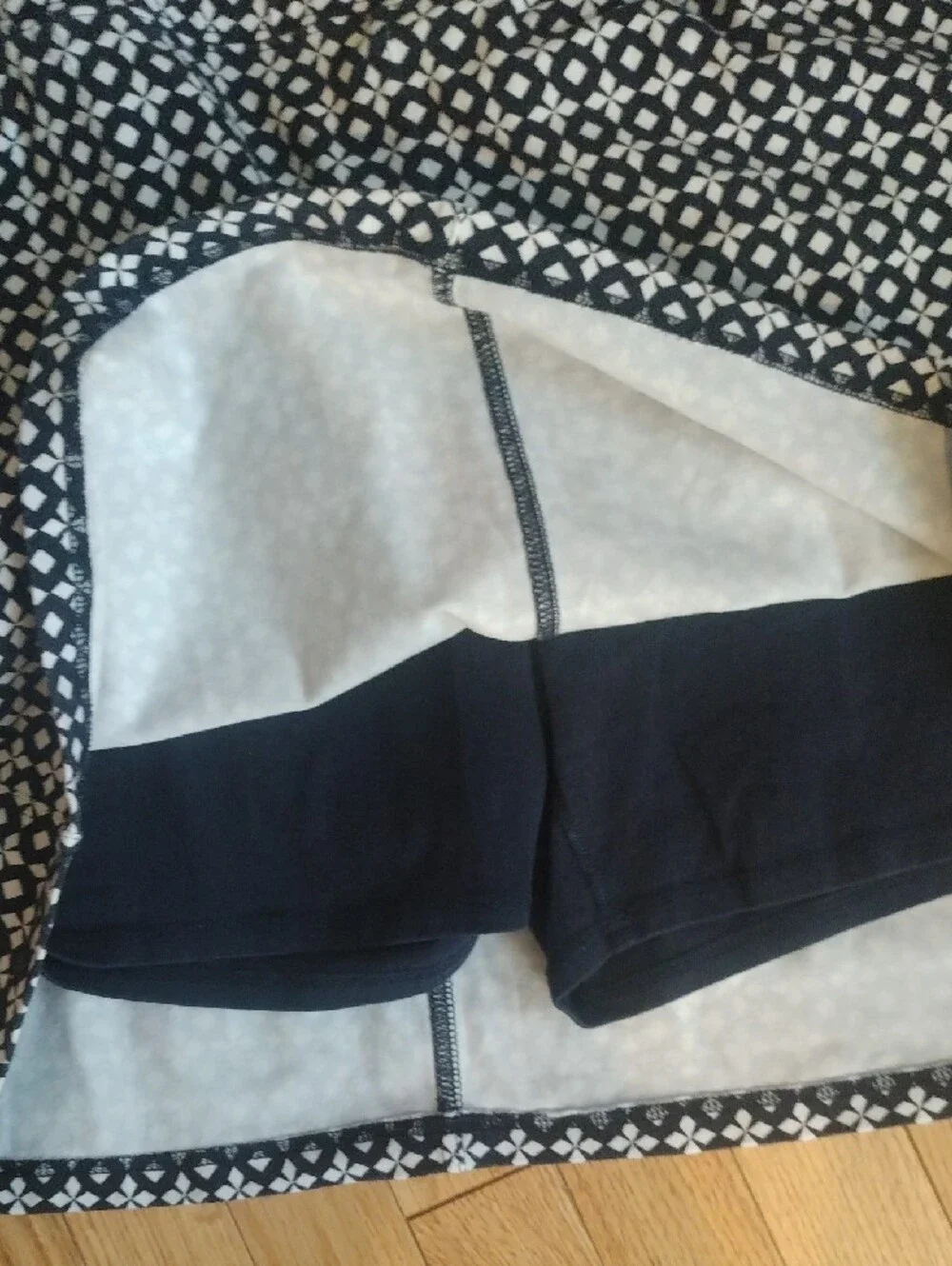 Talbots Navy and White Geometric Skort With Zipper Pockets
